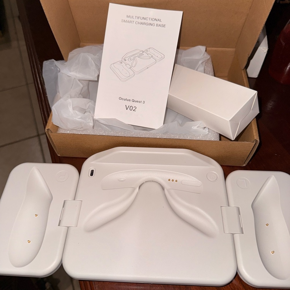 Oculus Quest 3 Charging Dock - White